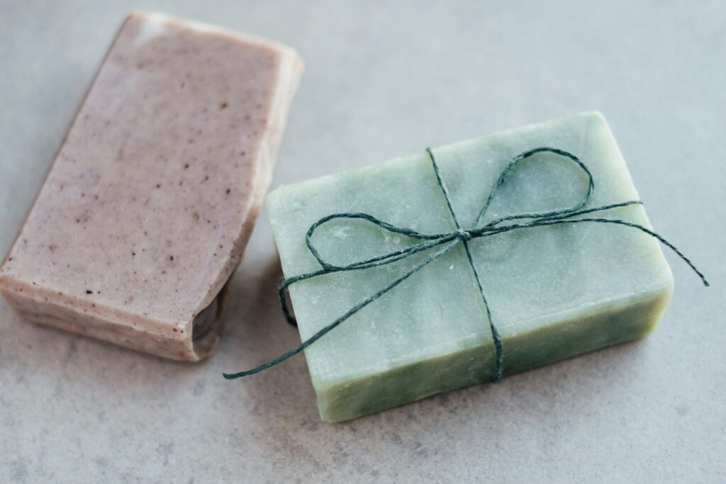 Green and brown sliced cheese