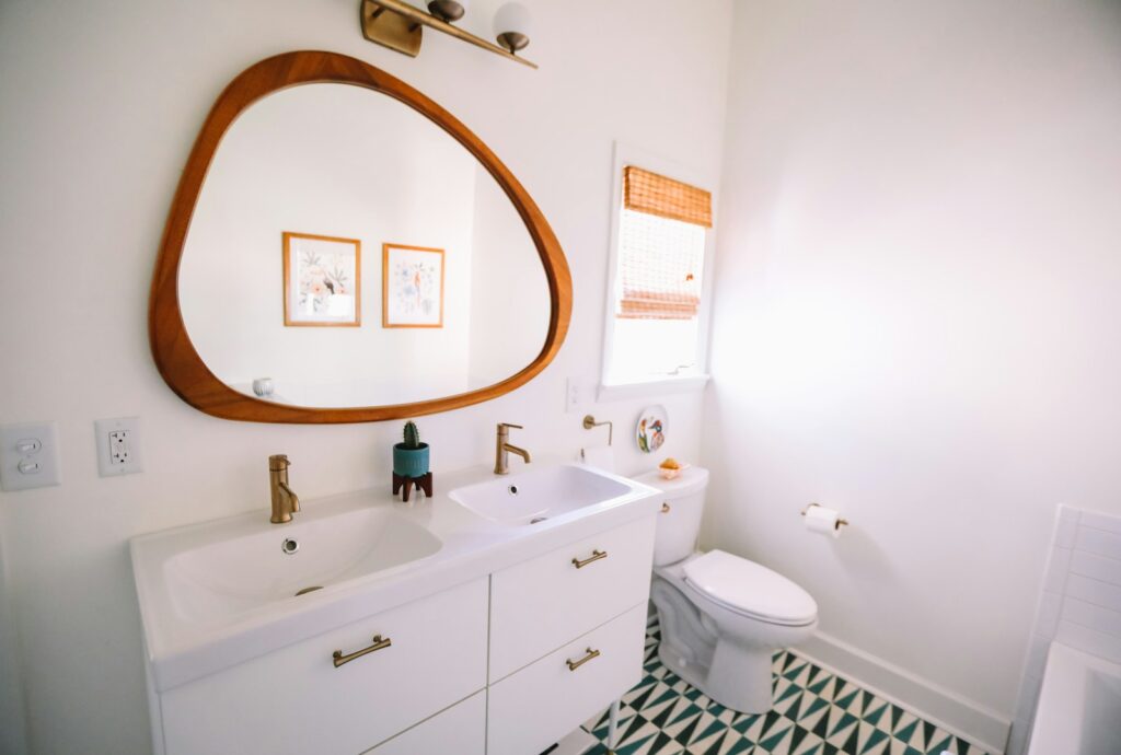 White wooden cabinet sink